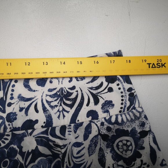 Lauren Ralph Lauren Ladies Size 14 Petite Blue & White Pattern Flared Skirt - Picture 7 of 9